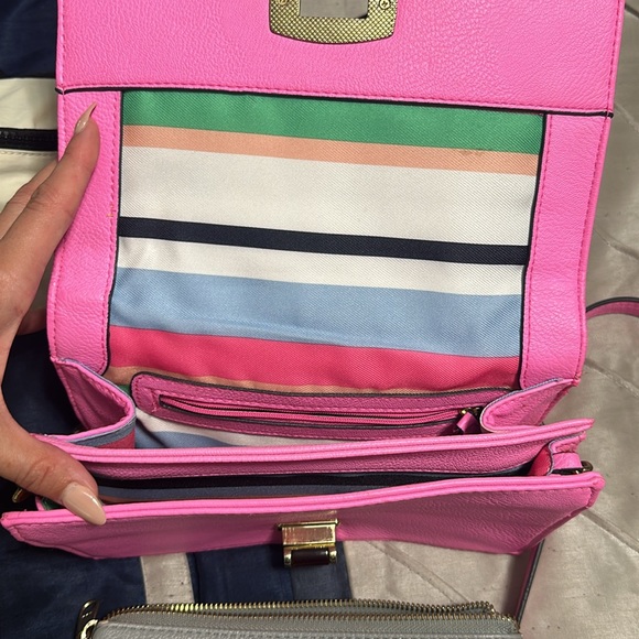 Purses - Picture 4 of 10